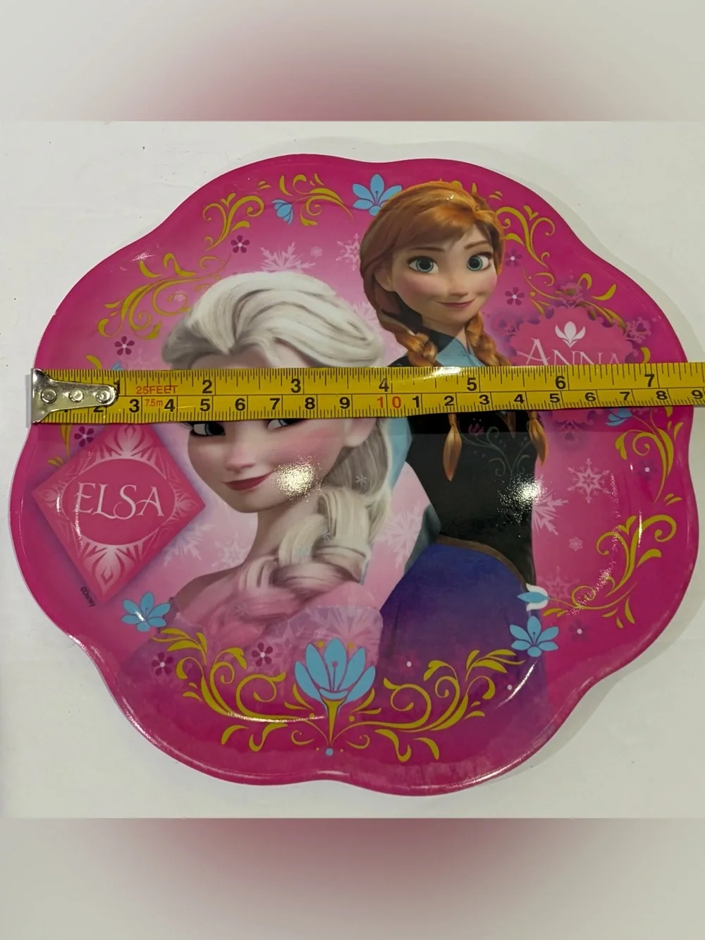 Disney 2014 Frozen Anna & Elsa Scalloped Plate